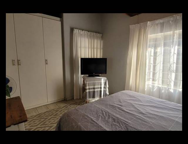 4 BEDROOM FREESTANDING FOR SALE IN ELANDSHAVEN